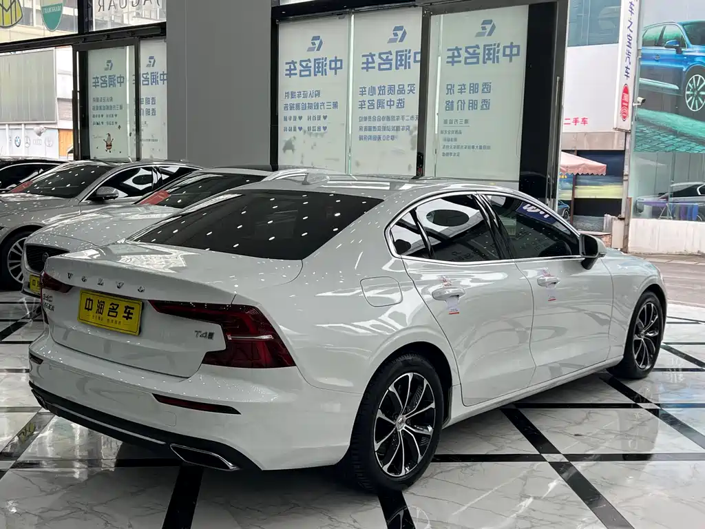 Volvo Volvo S60 2020 T4 Momentum Luxury Edition 2020 - thumbnail 16