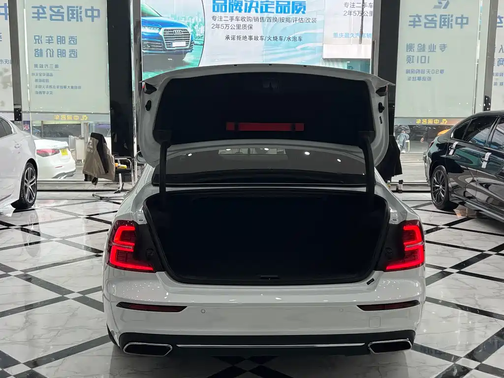 Volvo Volvo S60 2020 T4 Momentum Luxury Edition 2020 - thumbnail 17