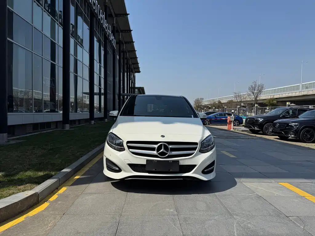 Mercedes-Benz Mercedes-Benz B-Class 2017 B 200 Sport Edition 2017 - thumbnail 2