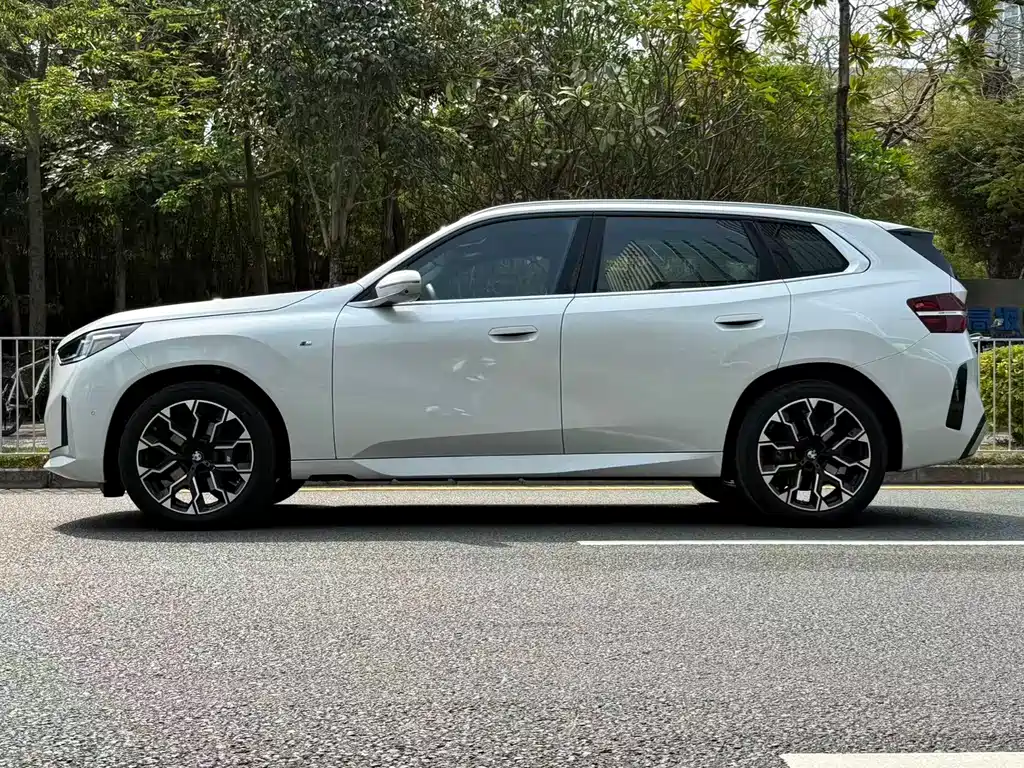 BMW BMW X3 2025 xDrive30L Premium M Sport Night Package 2025 - thumbnail 4