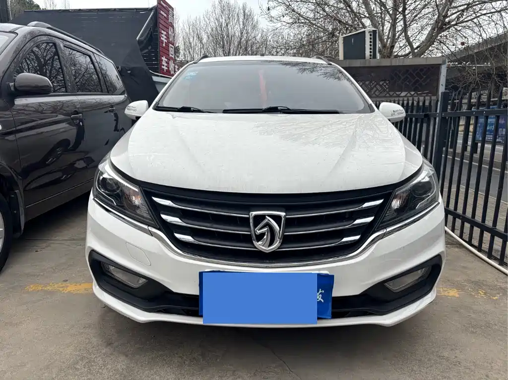 Baojun Baojun 310W 2017 1.5L Manual Comfort Edition China V 2019 - thumbnail 2