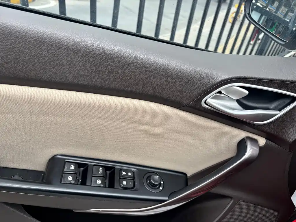 Baojun Baojun 310W 2017 1.5L Manual Comfort Edition China V 2019 - thumbnail 7