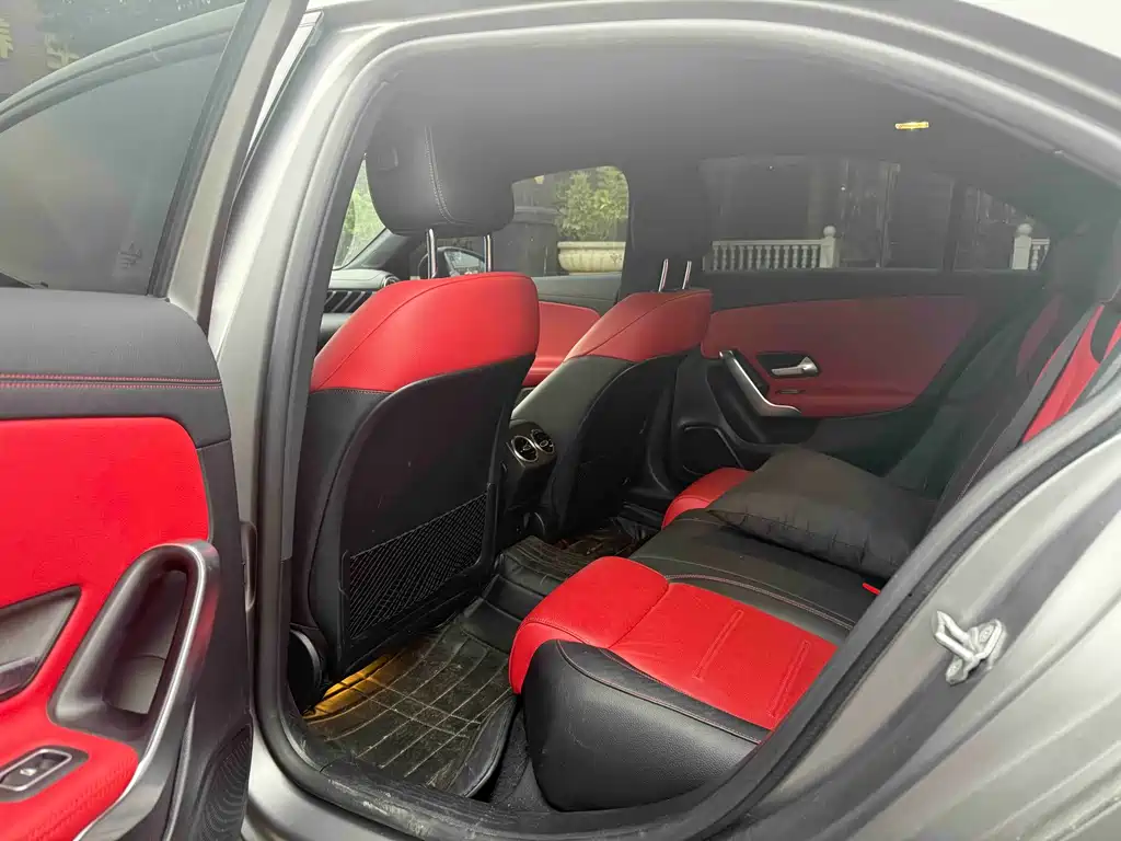 Mercedes-Benz Mercedes-Benz A-Class AMG 2022 AMG A 35 L 4MATIC 2022 - thumbnail 4