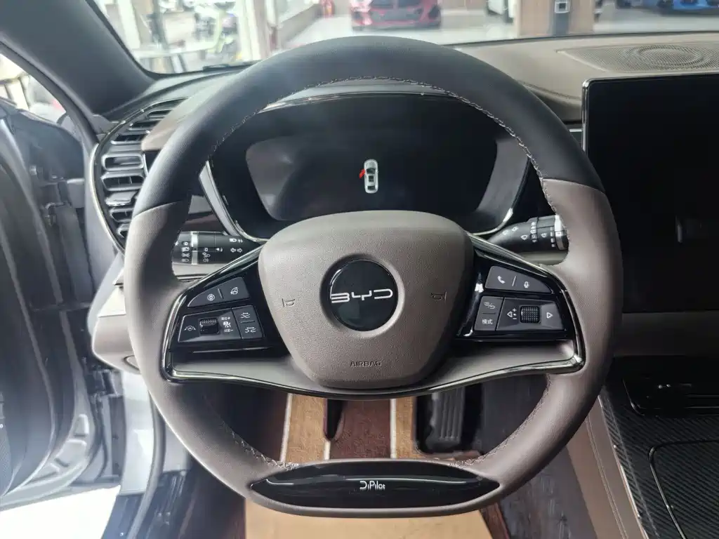 BYD (BYD Auto) Han 2023 EV Champion Edition 715KM FWD Luxury Model 2023 - thumbnail 7