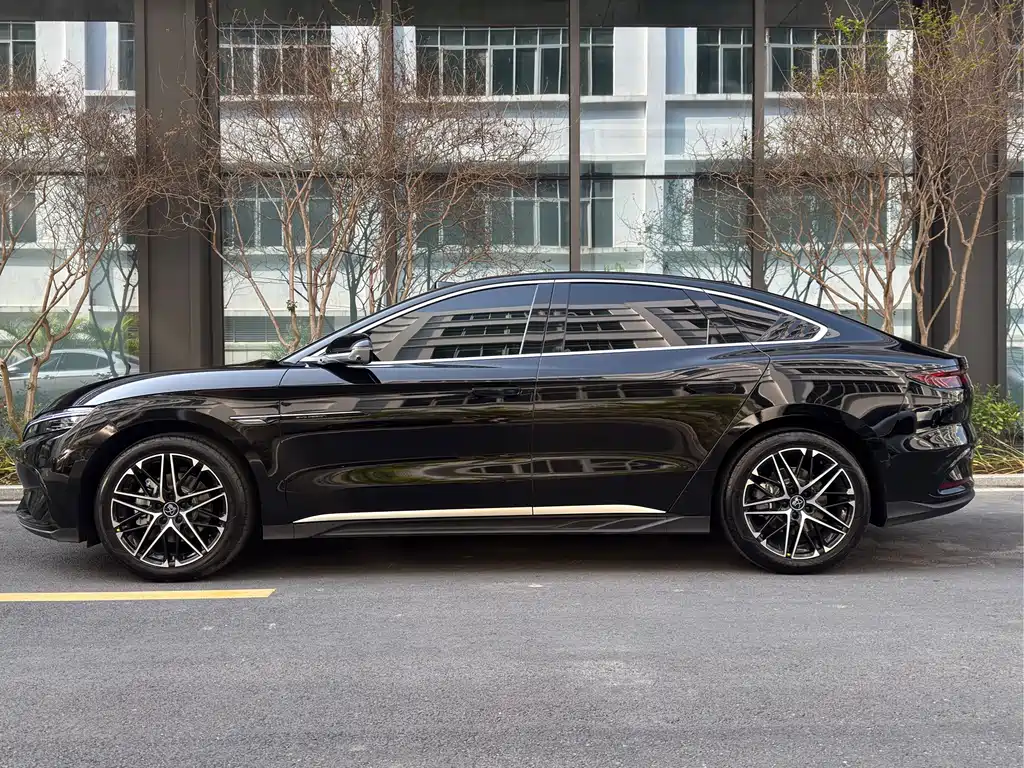 BYD Han 2025 EV Smart Drive 635KM Flagship 2025 - thumbnail 7