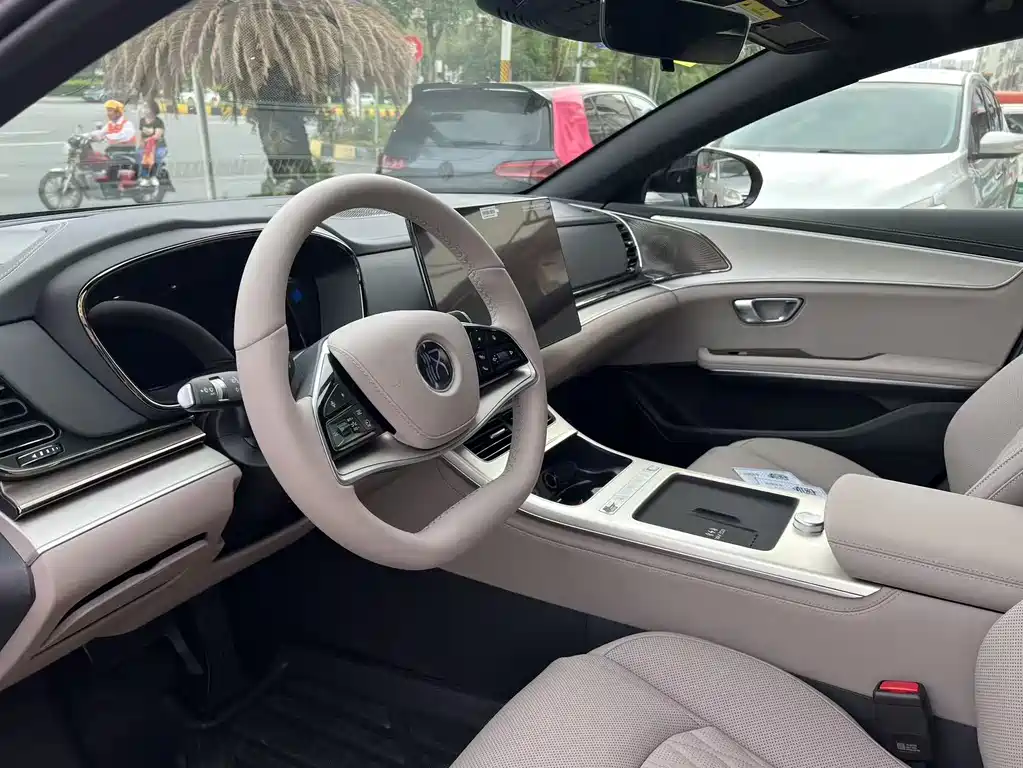 BYD (BYD Auto) Han 2025 EV Smart Drive Edition 635KM Flagship Edition 2026 - thumbnail 8