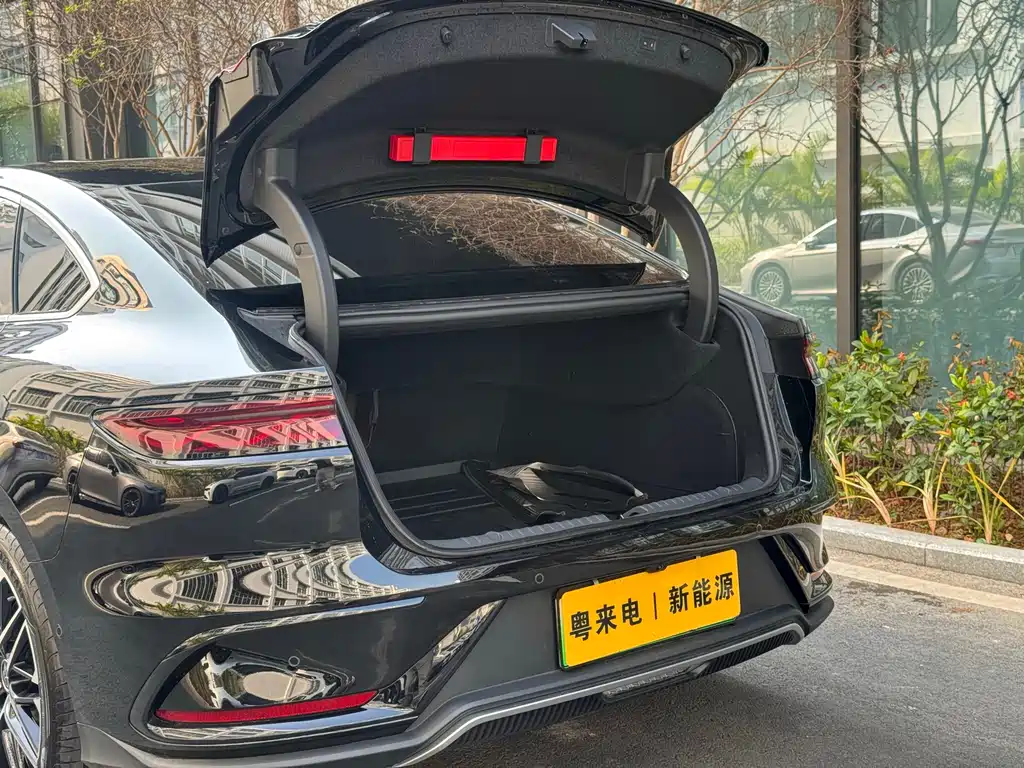 BYD Han 2025 EV Smart Drive 635KM Flagship 2025 - thumbnail 8