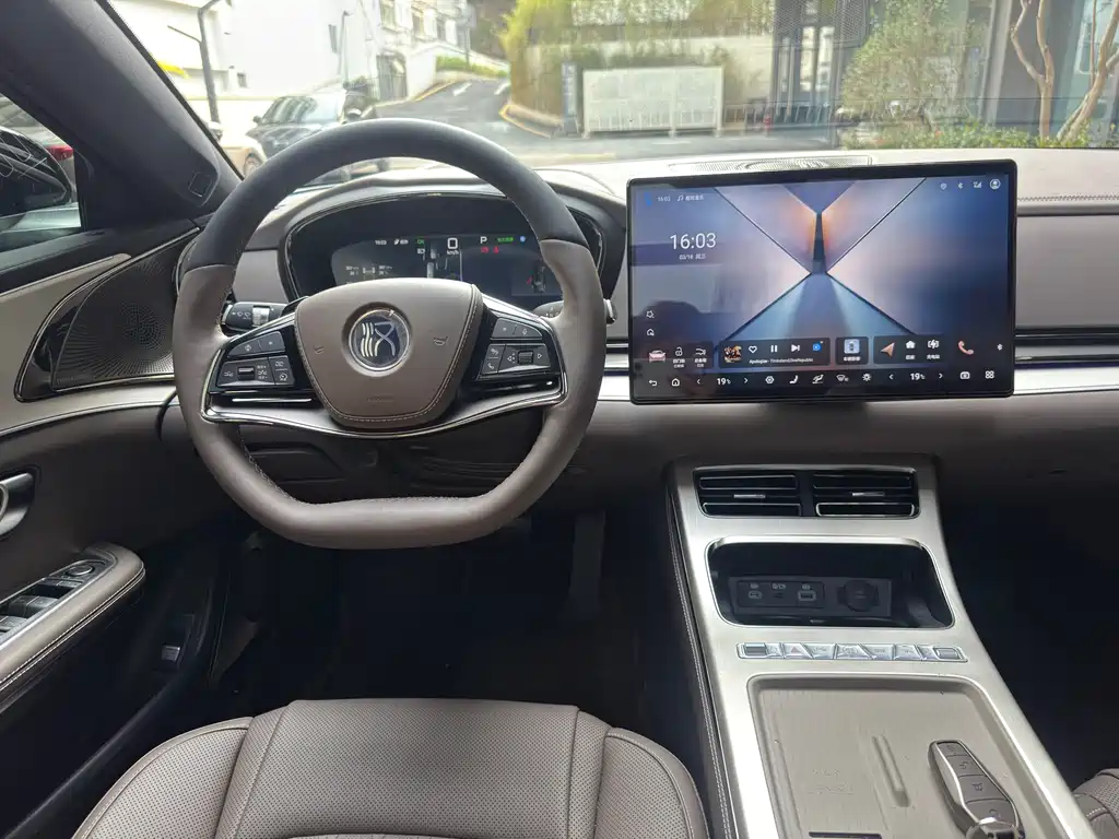 BYD Han 2025 EV Smart Drive 635KM Flagship 2025 - thumbnail 15