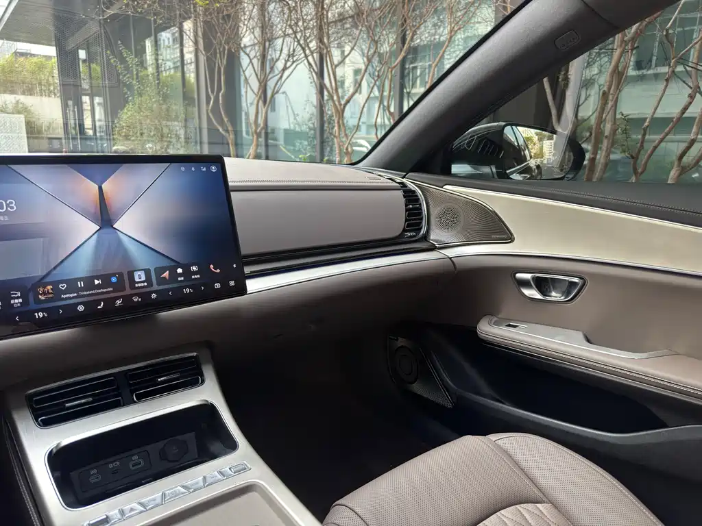 BYD Han 2025 EV Smart Drive 635KM Flagship 2025 - thumbnail 16