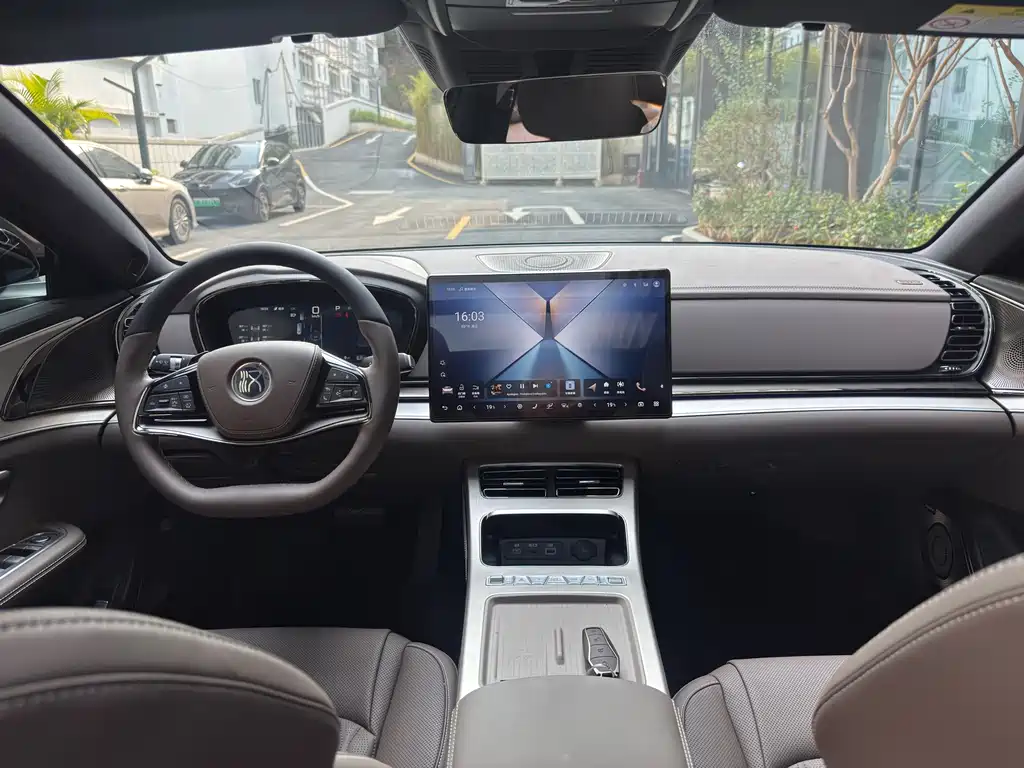 BYD Han 2025 EV Smart Drive 635KM Flagship 2025 - thumbnail 17