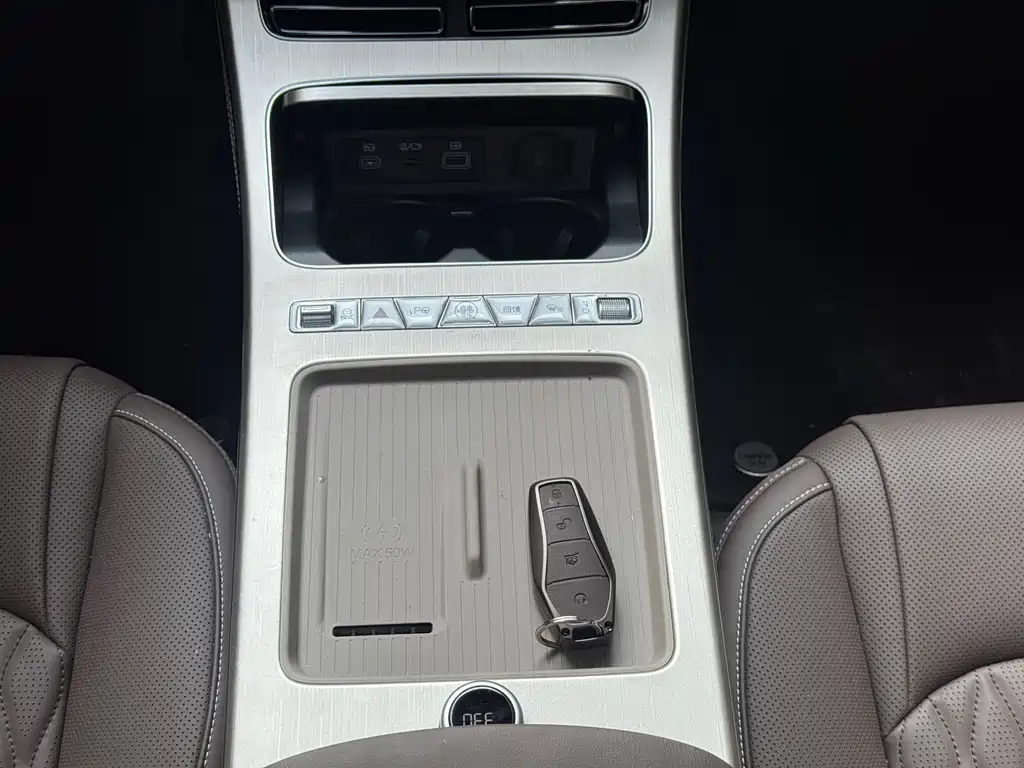 BYD Han 2025 EV Smart Drive 635KM Flagship 2025 - thumbnail 23