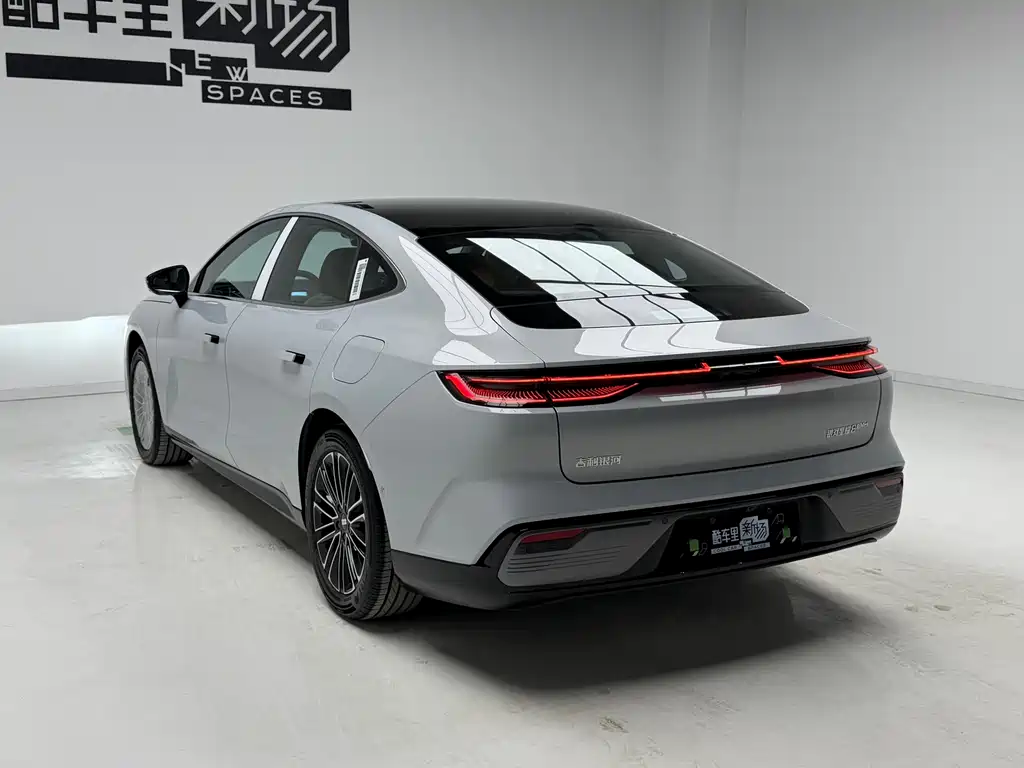 Geely Galaxy Geely Galaxy Starlight 8 2025 130km EM-i Premium Edition 2026 - thumbnail 6