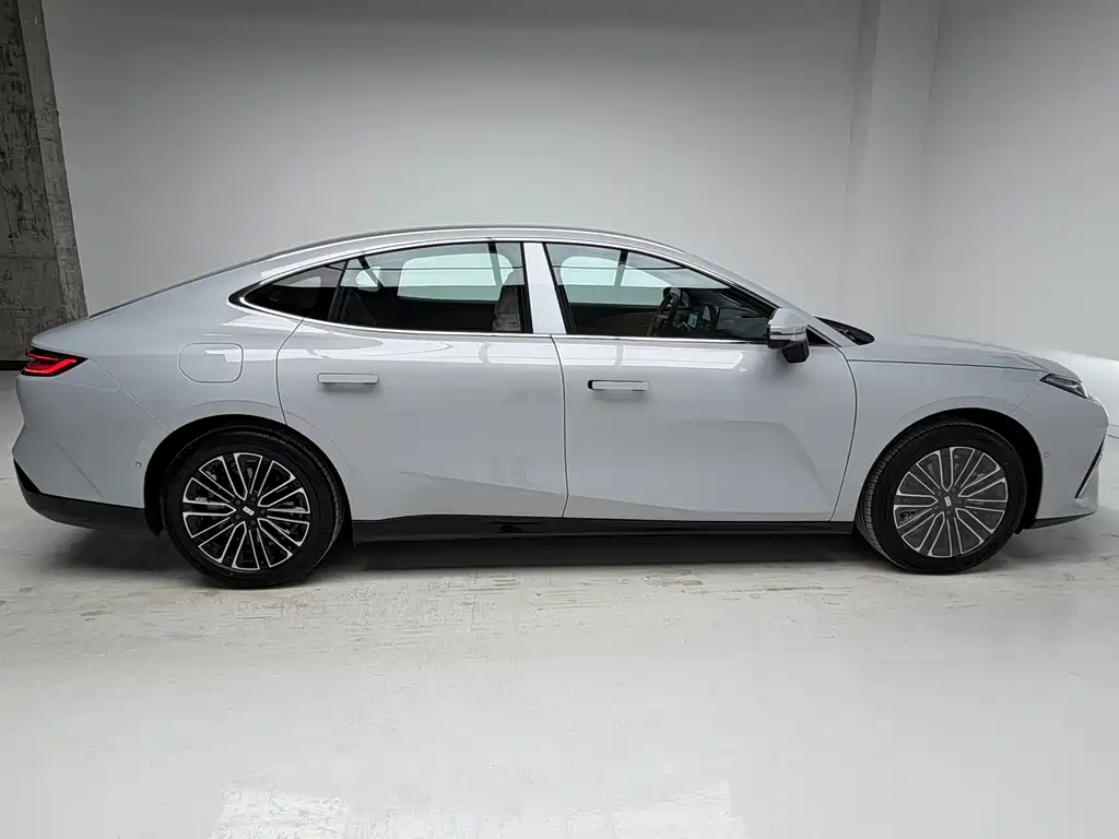 Geely Galaxy Geely Galaxy Starlight 8 2025 130km EM-i Premium Edition 2026 - thumbnail 7