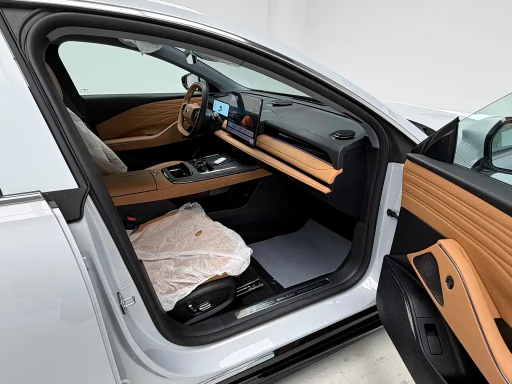 Geely Galaxy Geely Galaxy Starlight 8 2025 130km EM-i Premium Edition 2026 - thumbnail 12