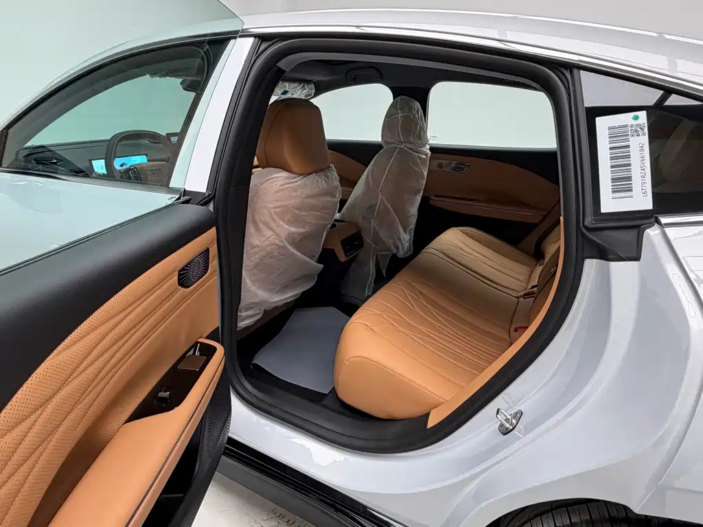 Geely Galaxy Geely Galaxy Starlight 8 2025 130km EM-i Premium Edition 2026 - thumbnail 14