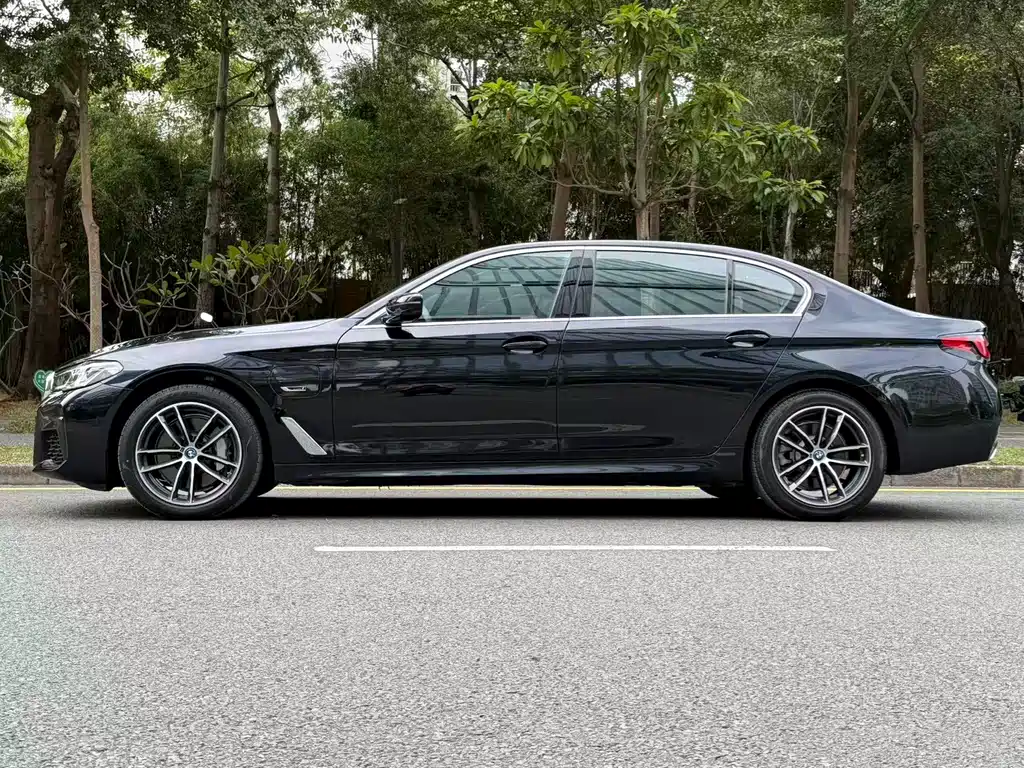 BMW BMW 5 Series New Energy 2022 Model Facelift 535Le M Sport Package 2023 - thumbnail 4