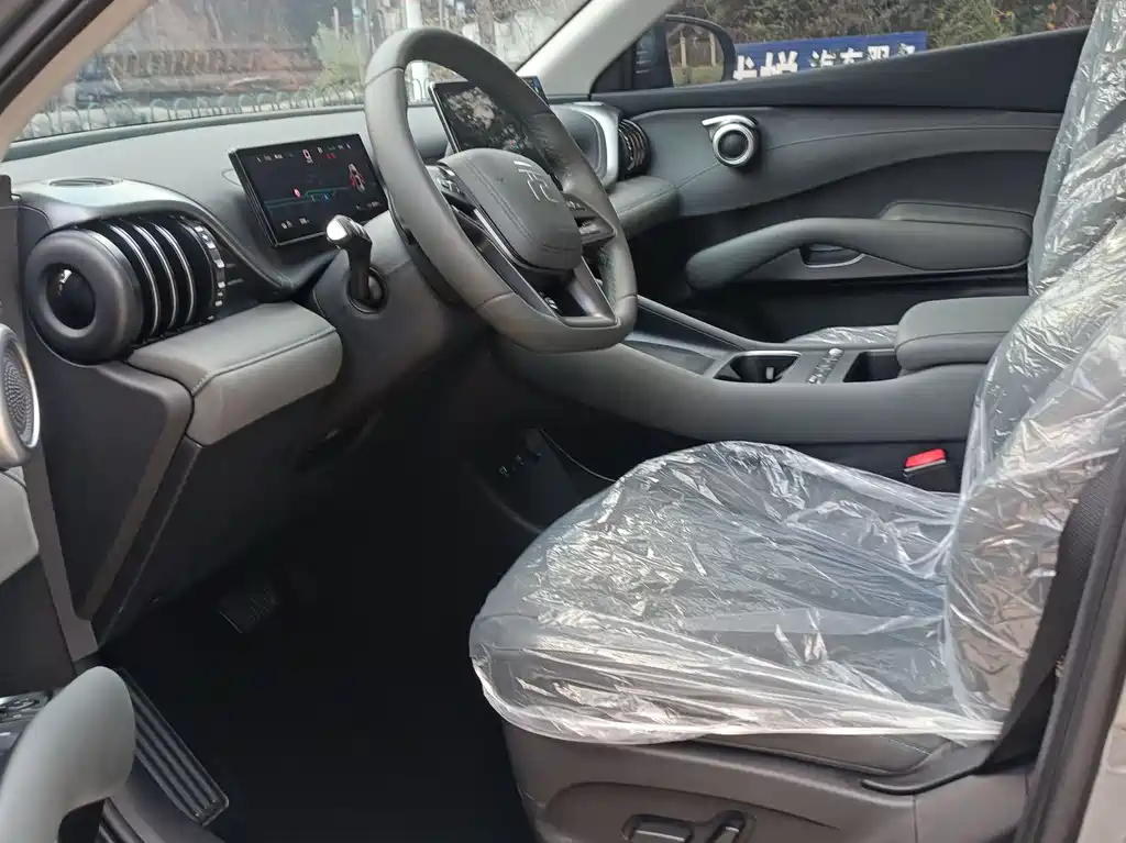 BYD (Build Your Dreams) Yuan PLUS 2025 Intelligent Drive 510KM Leading Edition 2025 - thumbnail 4