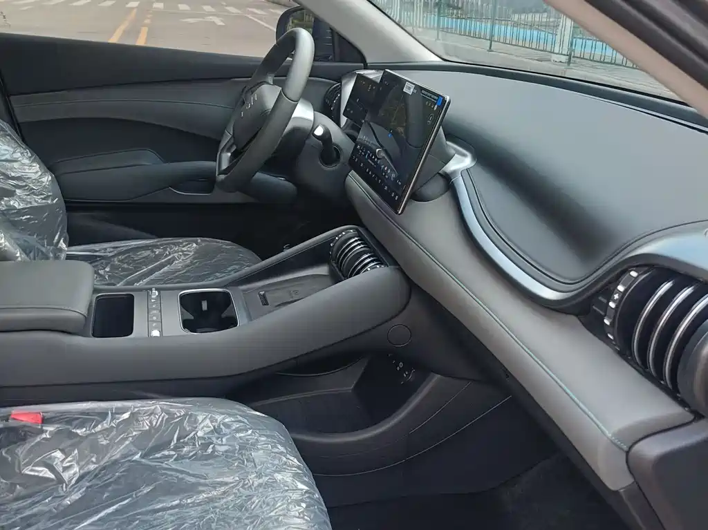 BYD (Build Your Dreams) Yuan PLUS 2025 Intelligent Drive 510KM Leading Edition 2025 - thumbnail 6