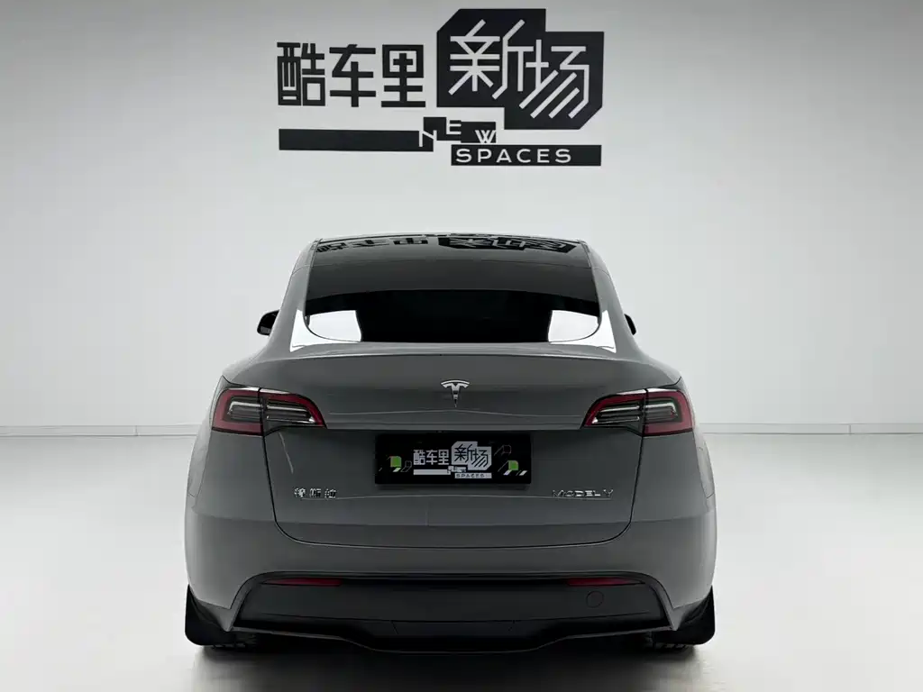 Tesla Model Y 2022 Rear-Wheel Drive Version 2023 - thumbnail 5
