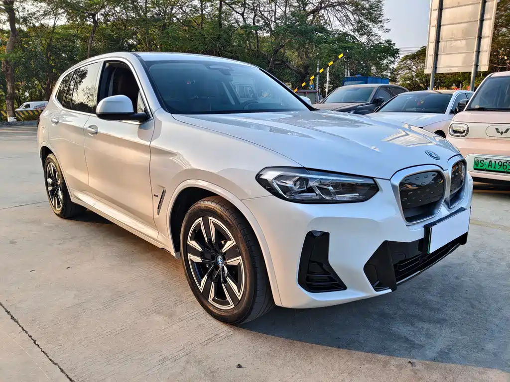 BMW BMW iX3 2024 Leading Edition 2024 - thumbnail 3