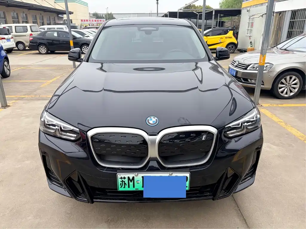 BMW BMW iX3 2024 Leading Edition 2025 - thumbnail 2