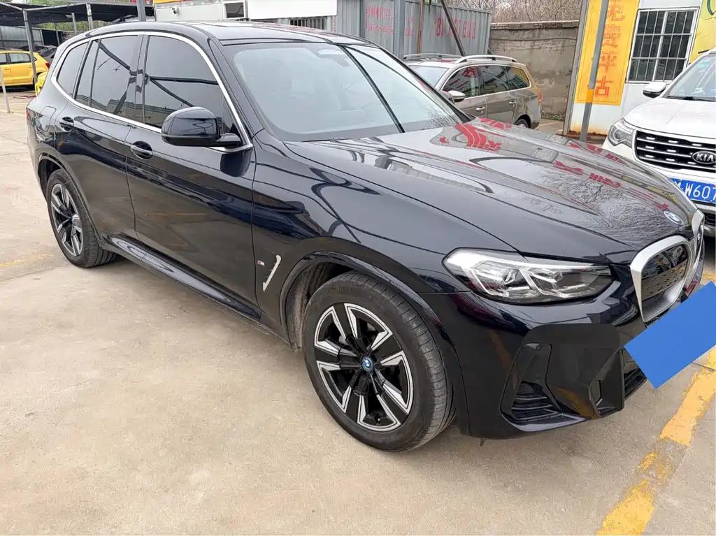 BMW BMW iX3 2024 Leading Edition 2025 - thumbnail 3