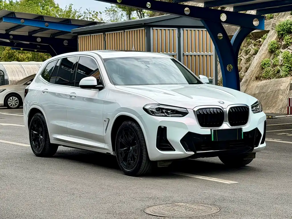 BMW BMW iX3 2024 Leading Edition 2025 - thumbnail 3