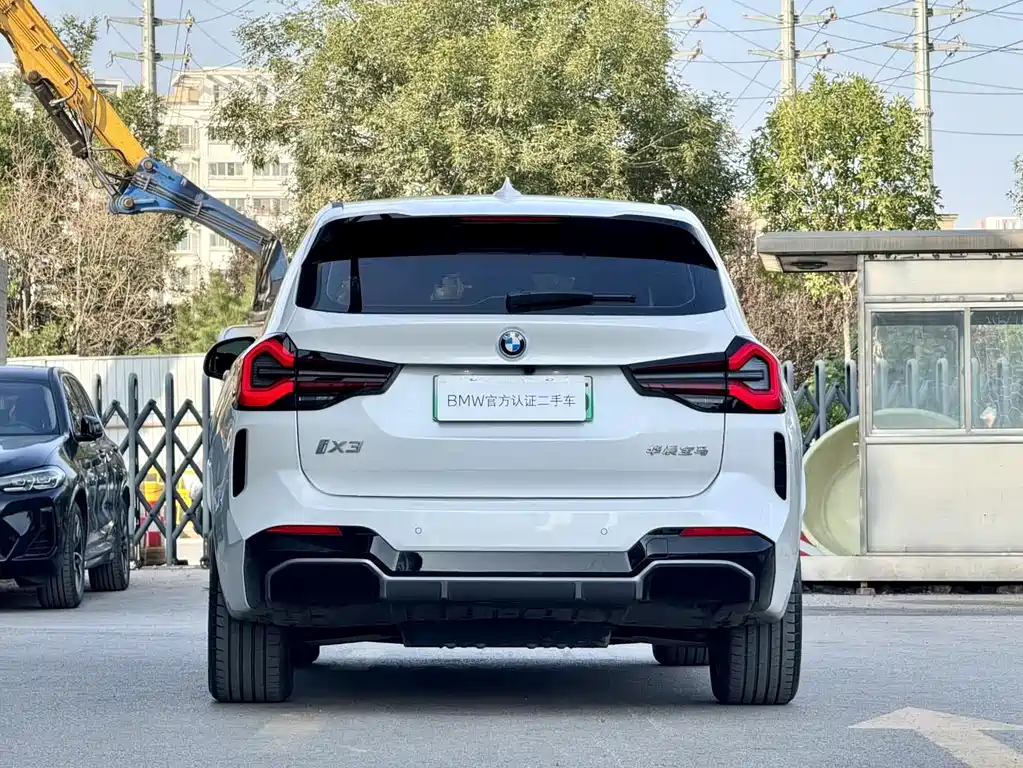 BMW BMW iX3 2024 Leading Edition 2025 - thumbnail 4