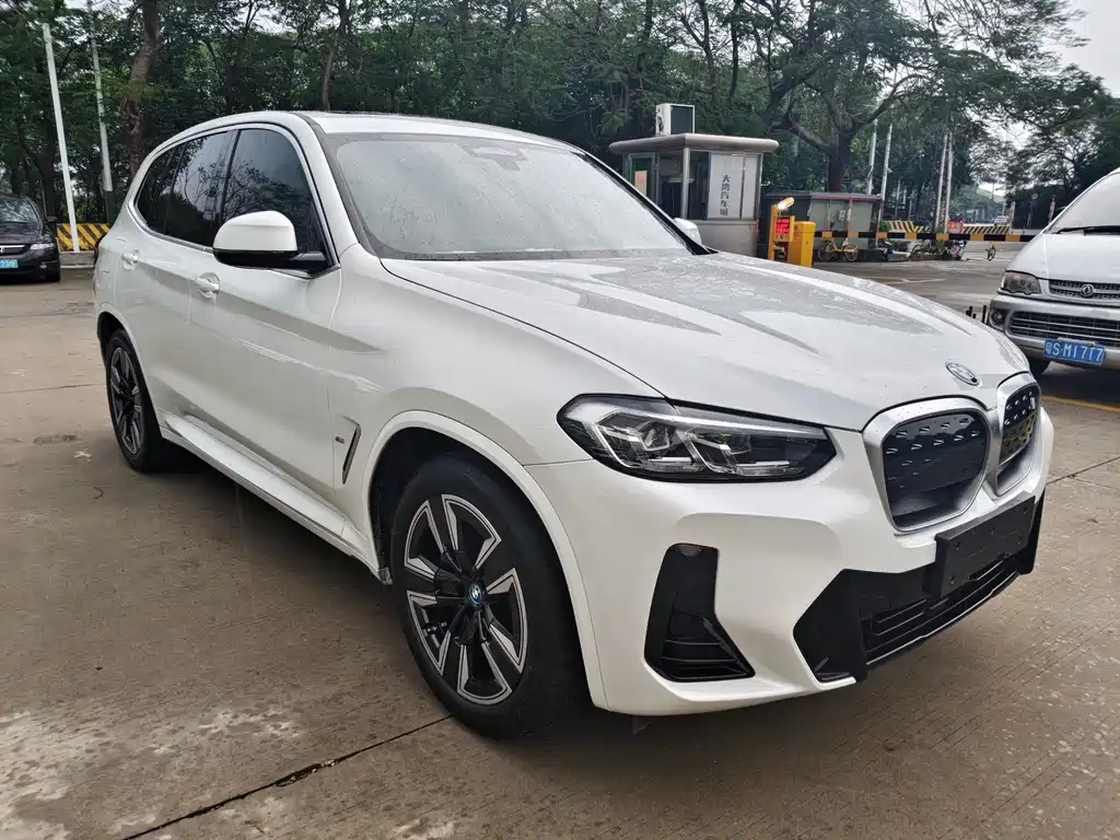 BMW BMW iX3 2024 Leading Edition 2024 - thumbnail 3