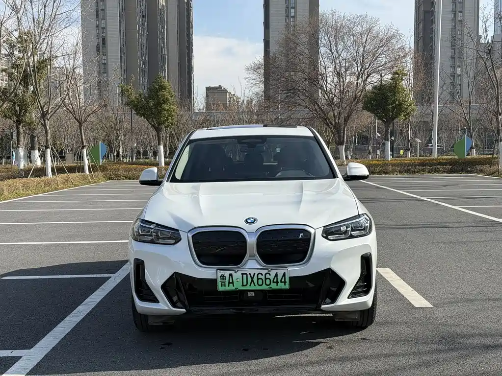BMW BMW iX3 2024 Leading Edition 2025 - thumbnail 2