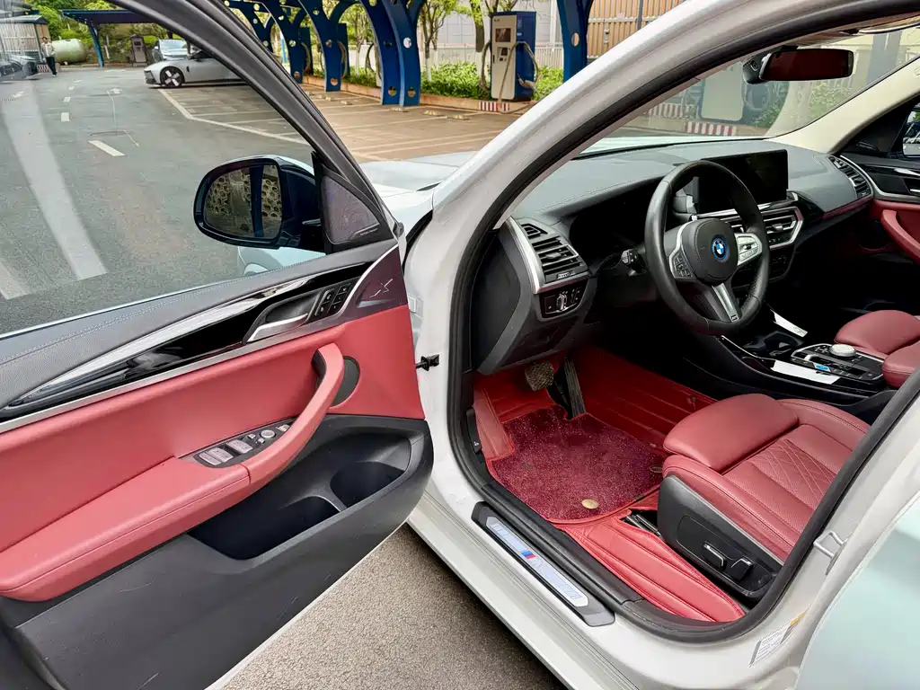 BMW BMW iX3 2024 Leading Edition 2025 - thumbnail 8