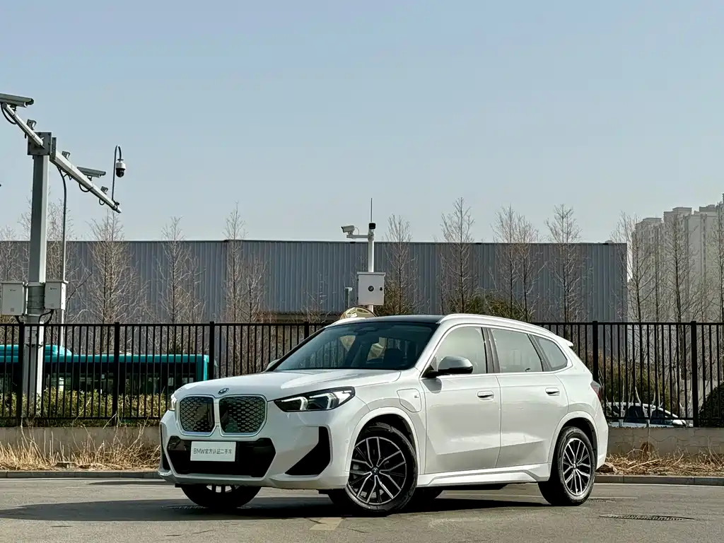 BMW BMW iX1 2025 eDrive25L M Sport Package 2026