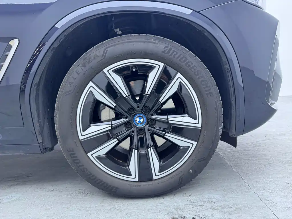BMW BMW iX3 2024 Leading Edition 2024 - thumbnail 24