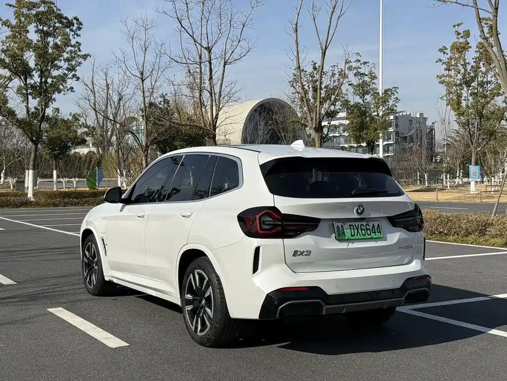 BMW BMW iX3 2024 Leading Edition 2025 - thumbnail 6