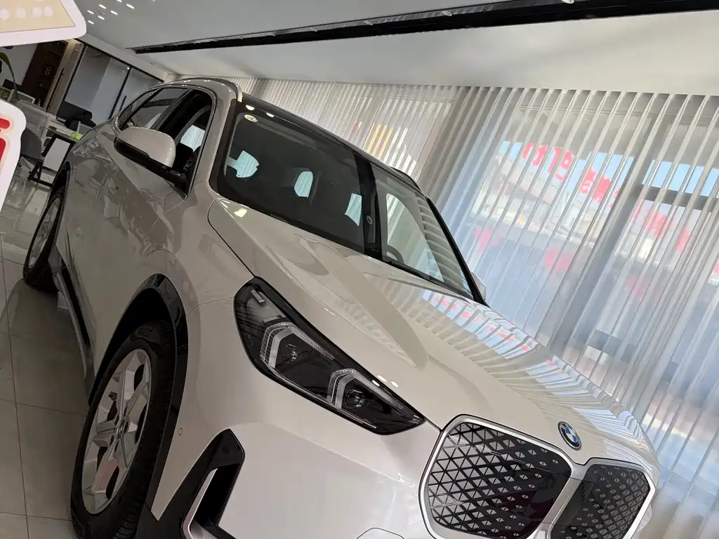 BMW BMW iX1 2025 eDrive25L X Design Package 2026 - thumbnail 3