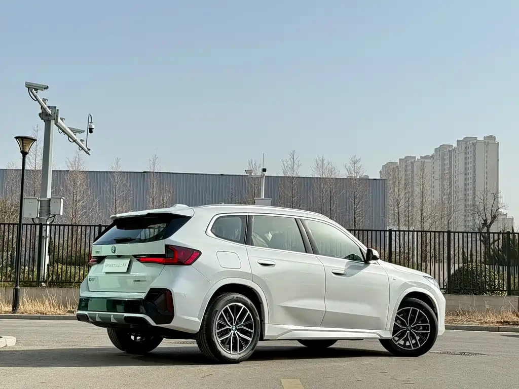 BMW BMW iX1 2025 eDrive25L M Sport Package 2026 - thumbnail 4