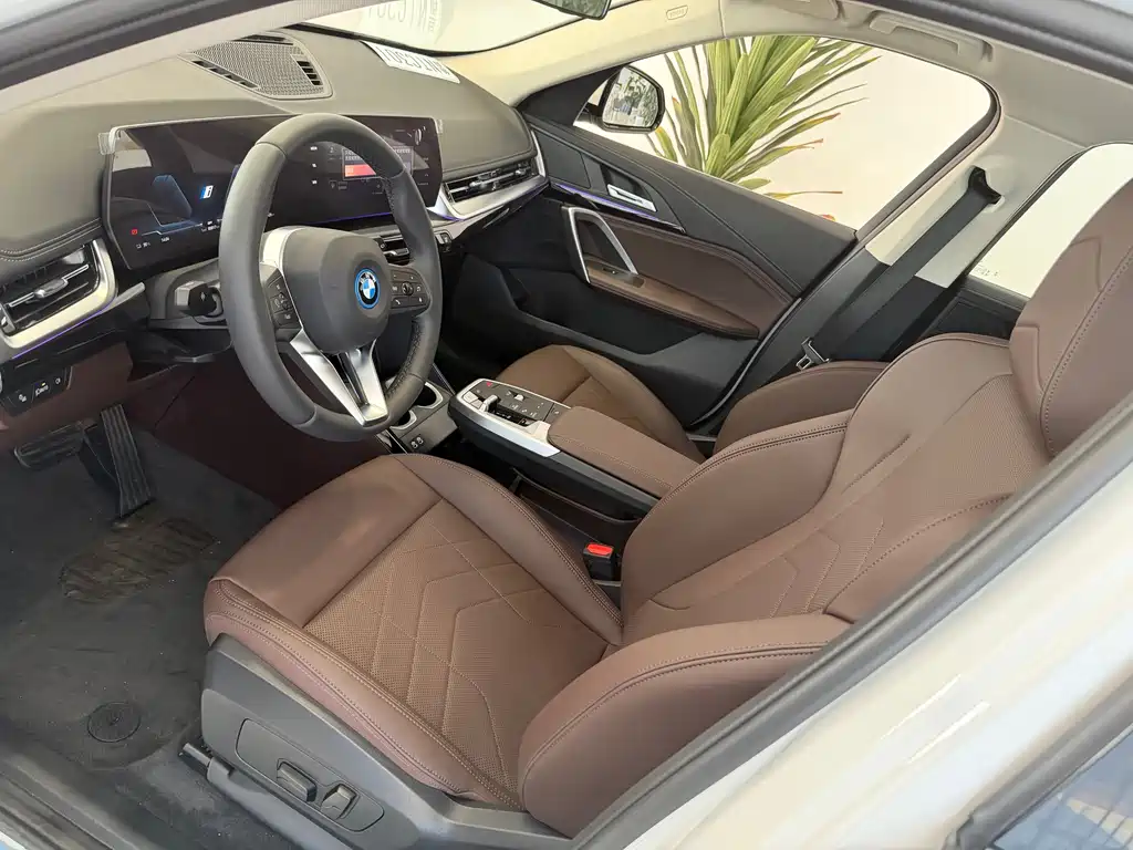 BMW BMW iX1 2025 eDrive25L X Design Package 2026 - thumbnail 4