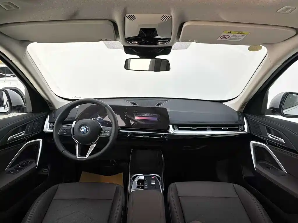BMW BMW iX1 2025 eDrive25L X Design Package 2025 - thumbnail 4