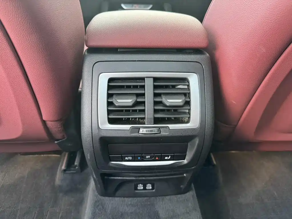 BMW BMW iX3 2024 Leading Edition 2025 - thumbnail 13
