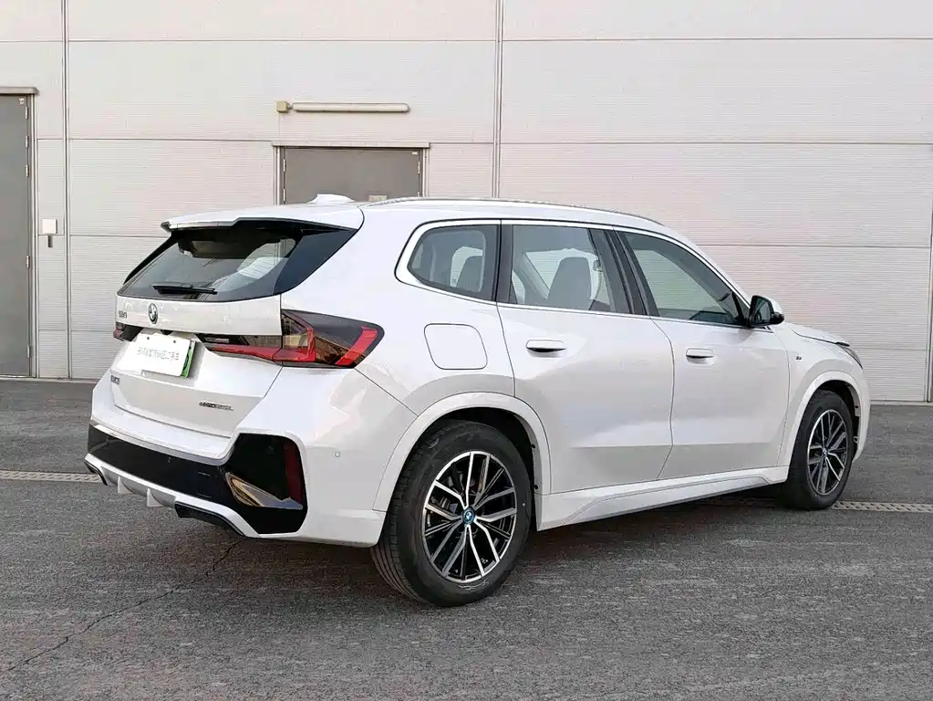 BMW BMW iX1 2025 eDrive25L M Sport Package 2025 - thumbnail 3