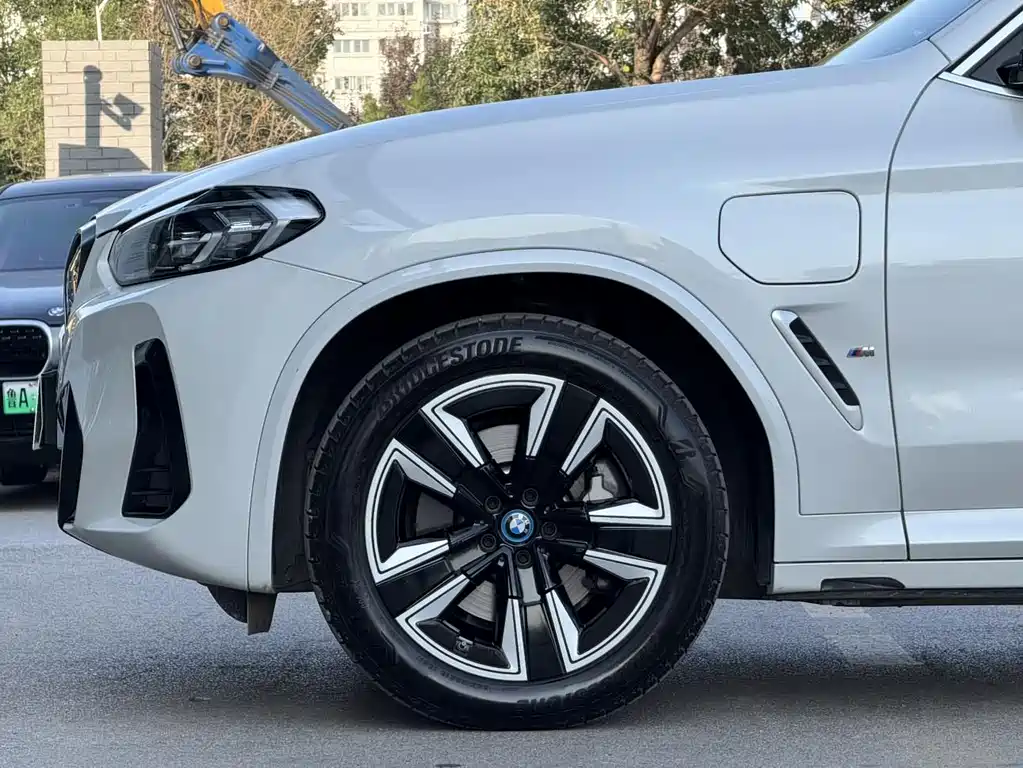 BMW BMW iX3 2024 Leading Edition 2025 - thumbnail 14