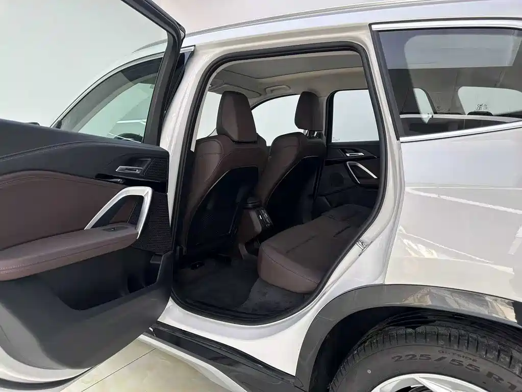 BMW BMW iX1 2025 eDrive25L X Design Package 2025 - thumbnail 6