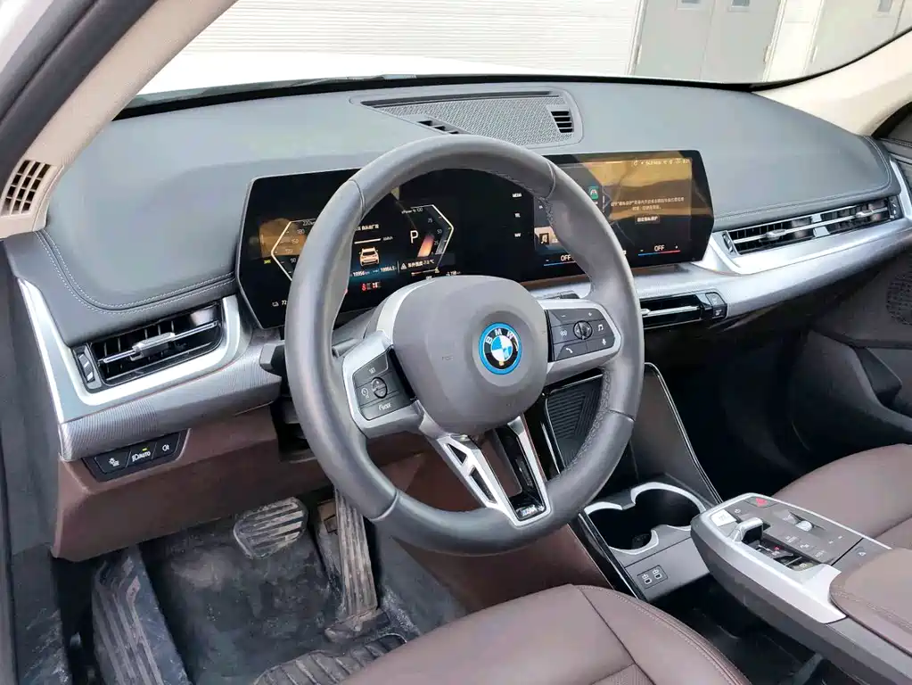 BMW BMW iX1 2025 eDrive25L M Sport Package 2025 - thumbnail 5