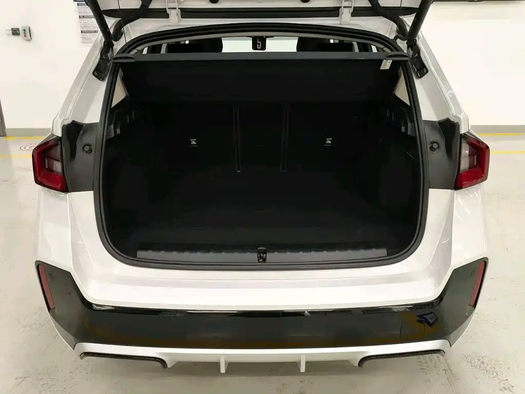 BMW BMW iX1 2025 eDrive25L M Sport Package 2025 - thumbnail 9