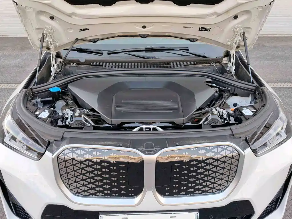 BMW BMW iX1 2025 eDrive25L M Sport Package 2025 - thumbnail 8