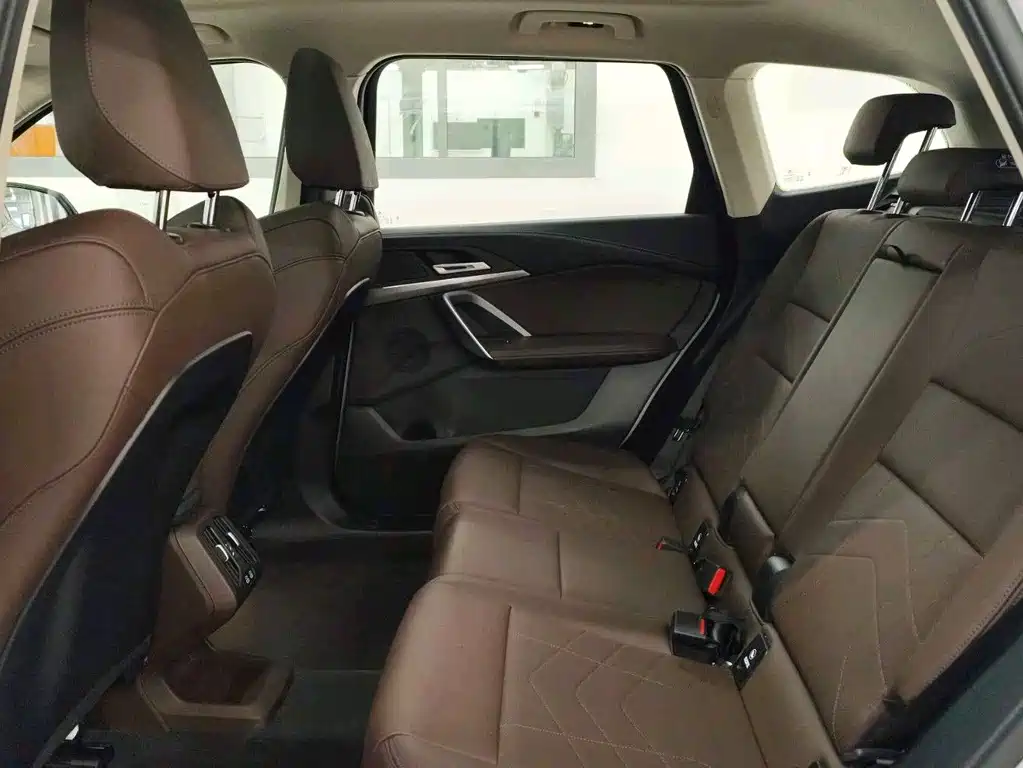 BMW BMW iX1 2025 eDrive25L M Sport Package 2025 - thumbnail 12