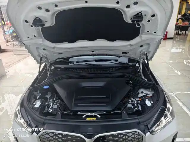 BMW BMW iX1 2025 eDrive25L X Design Package 2025 - thumbnail 15