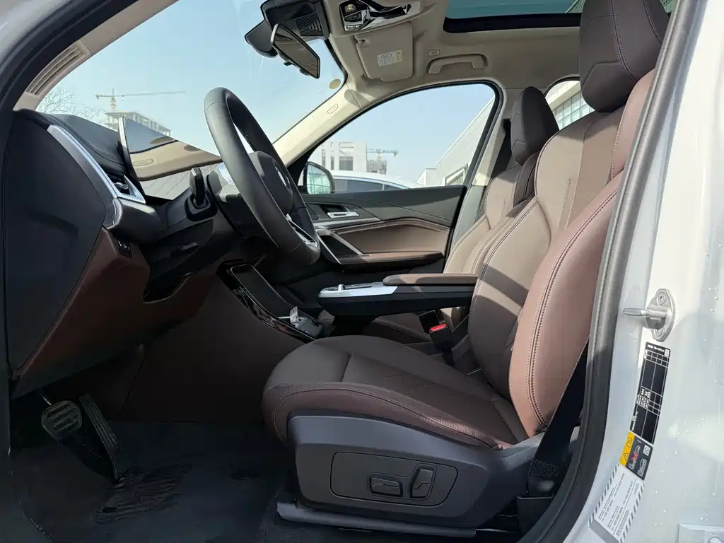BMW BMW iX1 2025 eDrive25L M Sport Package 2026 - thumbnail 17
