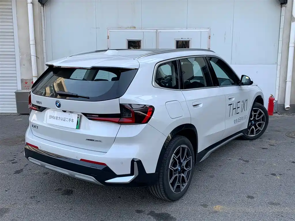 BMW BMW iX1 2025 xDrive30L X Design Package 2025 - thumbnail 5