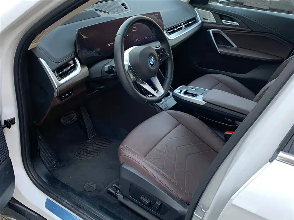 BMW BMW iX1 2025 xDrive30L X Design Package 2025 - thumbnail 7